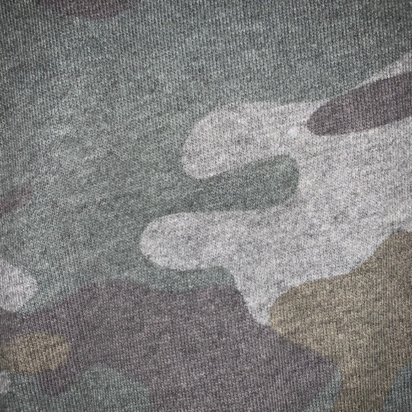 Torrid cropped camo hoodie - Picture 4 of 4